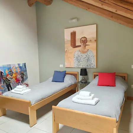 Casa Esclusiva Con Terrazza Gruppo 24 Persone In 6 Appartamenti Monferrato Langhe Roero *