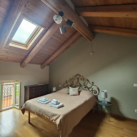 Casa Esclusiva Con Terrazza Gruppo 24 Persone In 6 Appartamenti Monferrato Langhe Roero Lägenhet Viarigi